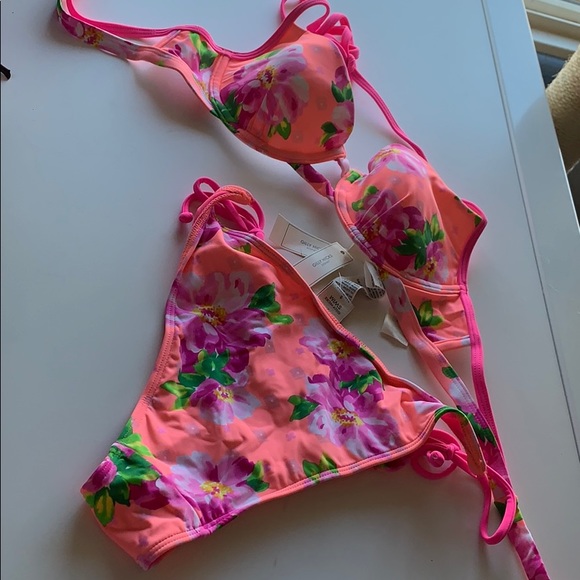 New with tags Gilly Hicks bikini pink floral Small - Picture 3 of 3